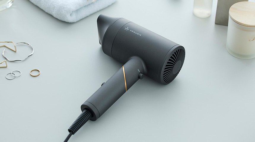 お手入れがしやすい着脱式フィルター